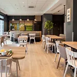 Hotel Paris Vélizy 3*