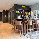 Paris Velizy Отель