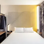 Paris Velizy Отель