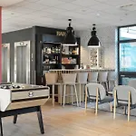 Paris Velizy Мёдон