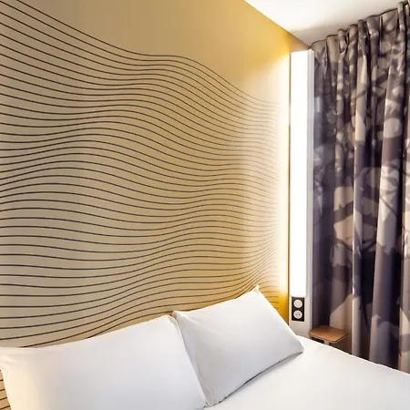 Hotel Paris Velizy