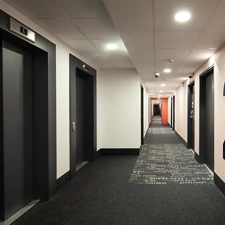 Hotel Paris Velizy