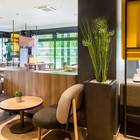 Paris Vélizy 3*