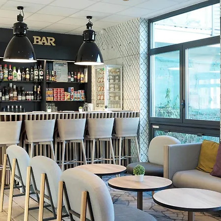 Paris Velizy 酒店 3*