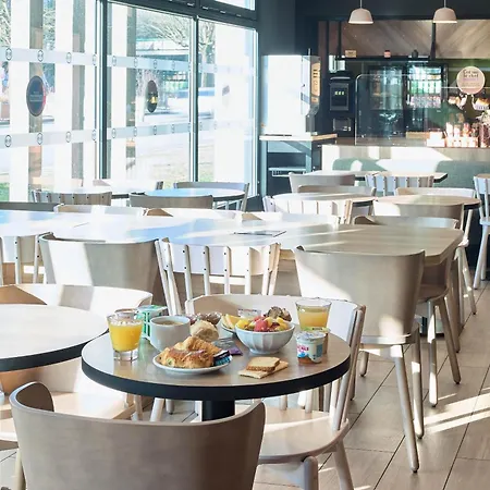Hotel Paris Velizy 3*
