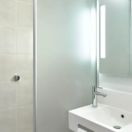 Paris Vélizy 3*