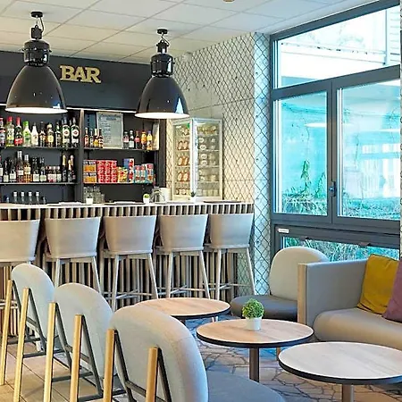 Hotel Paris Velizy 3*