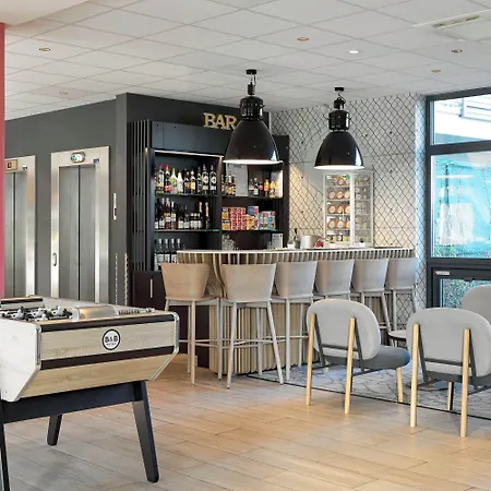 فندق Paris Velizy 3*