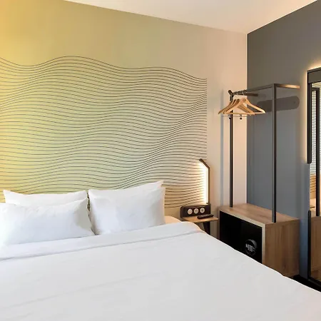 فندق Paris Velizy 3*