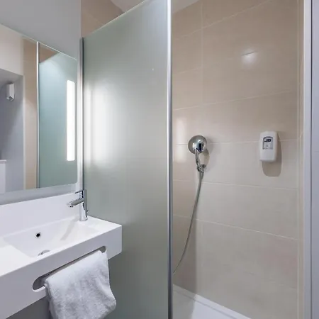 Hotel Paris Velizy