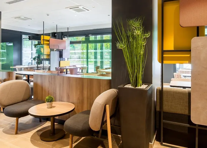 Paris Vélizy 3*