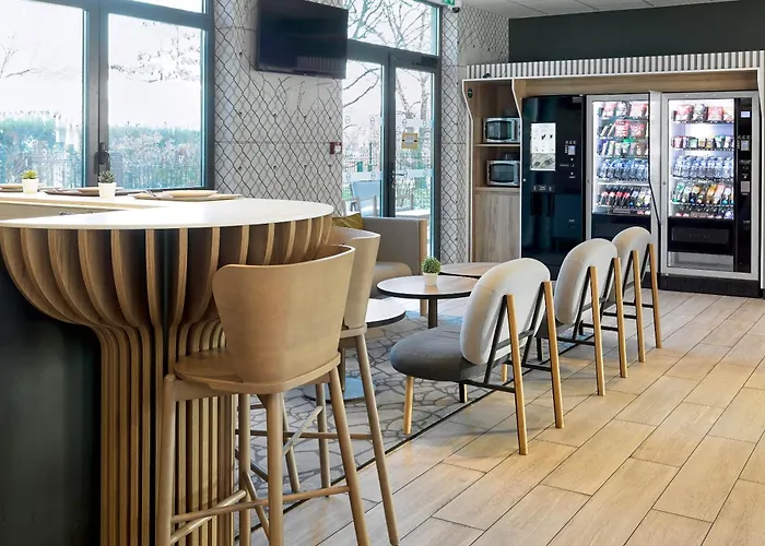 فندق Paris Velizy 3*