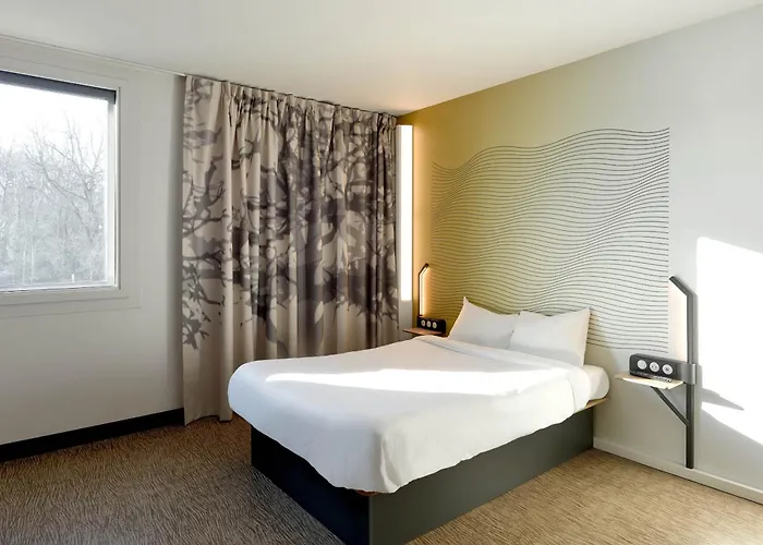 Paris Velizy فندق
